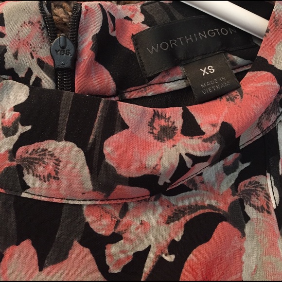 Worthington floral top - Picture 3 of 3