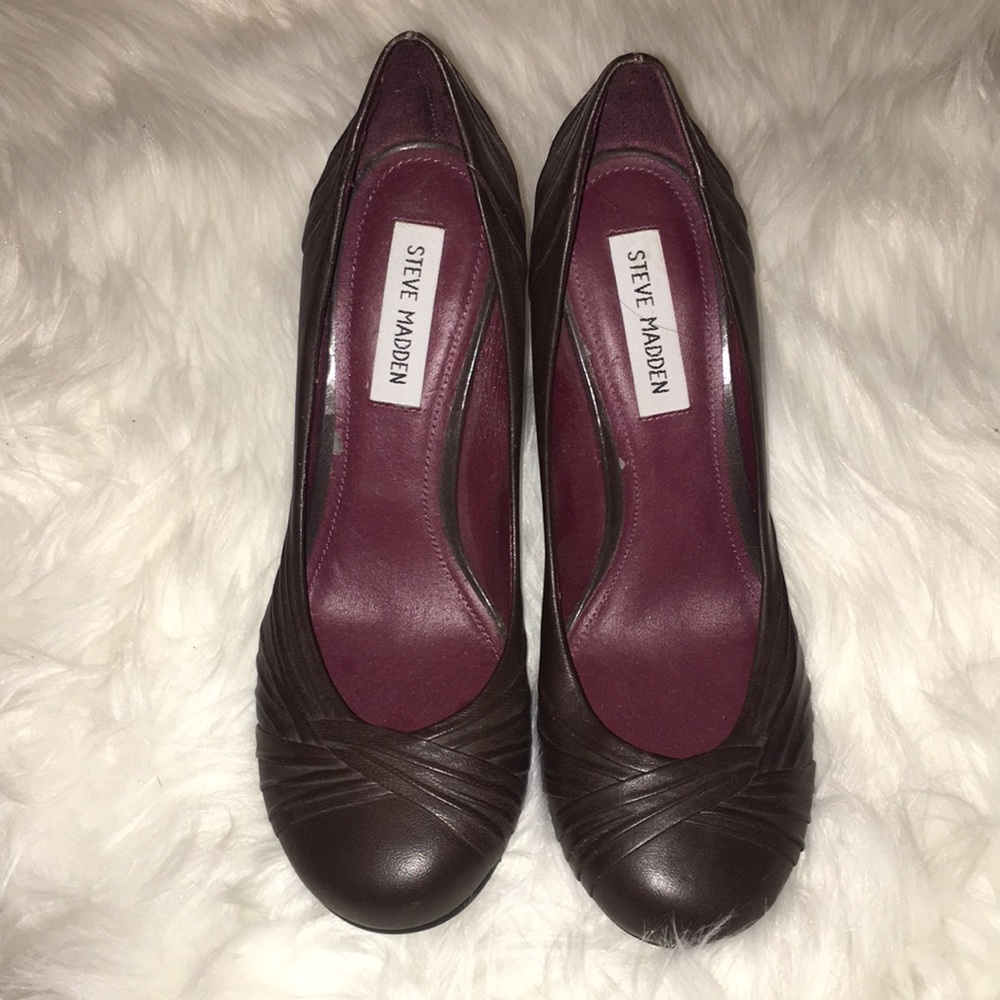Steve Madden dark brown round toe career pumps