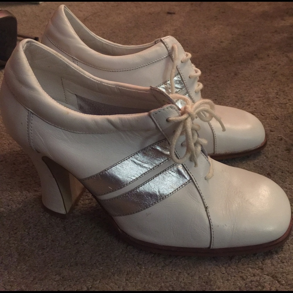 Omox brand shoes