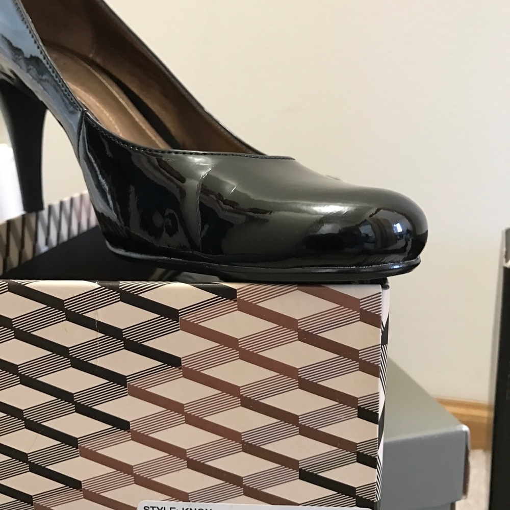 Heels - Picture 2 of 2