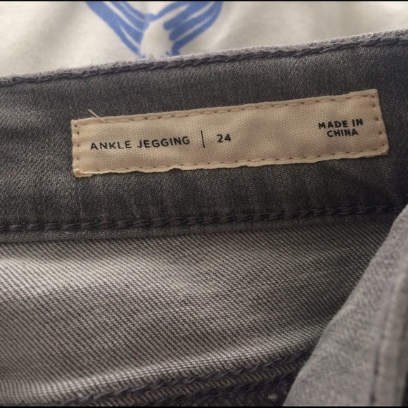 Gray ripped ankle jeggings - Picture 2 of 3