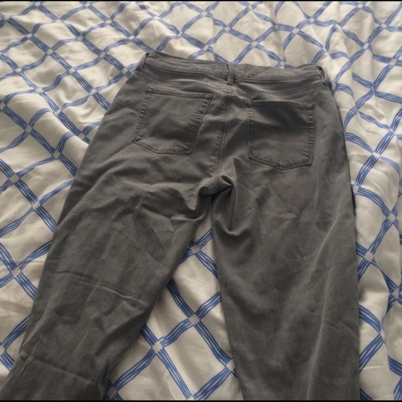 Gray ripped ankle jeggings - Picture 3 of 3