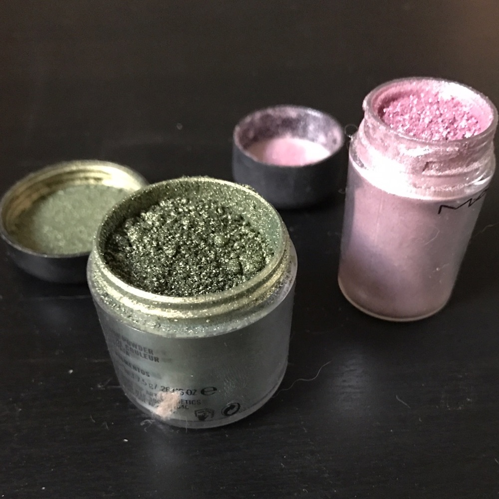 Mac pigment color powder Kitschmas and Golden Oliv