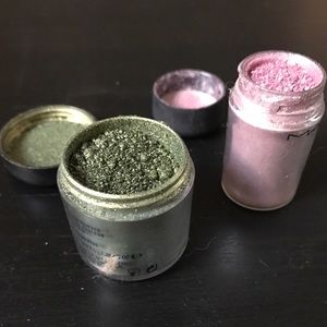 Mac pigment color powder Kitschmas and Golden Oliv