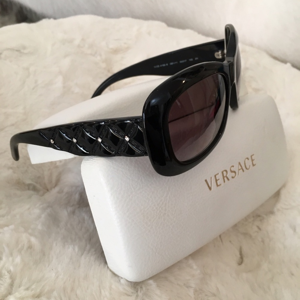 🖤 VERSACE black sunglasses with rhinestones