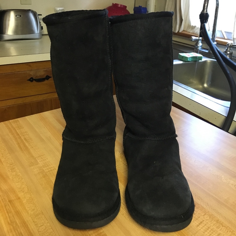 Black women's ugg boots