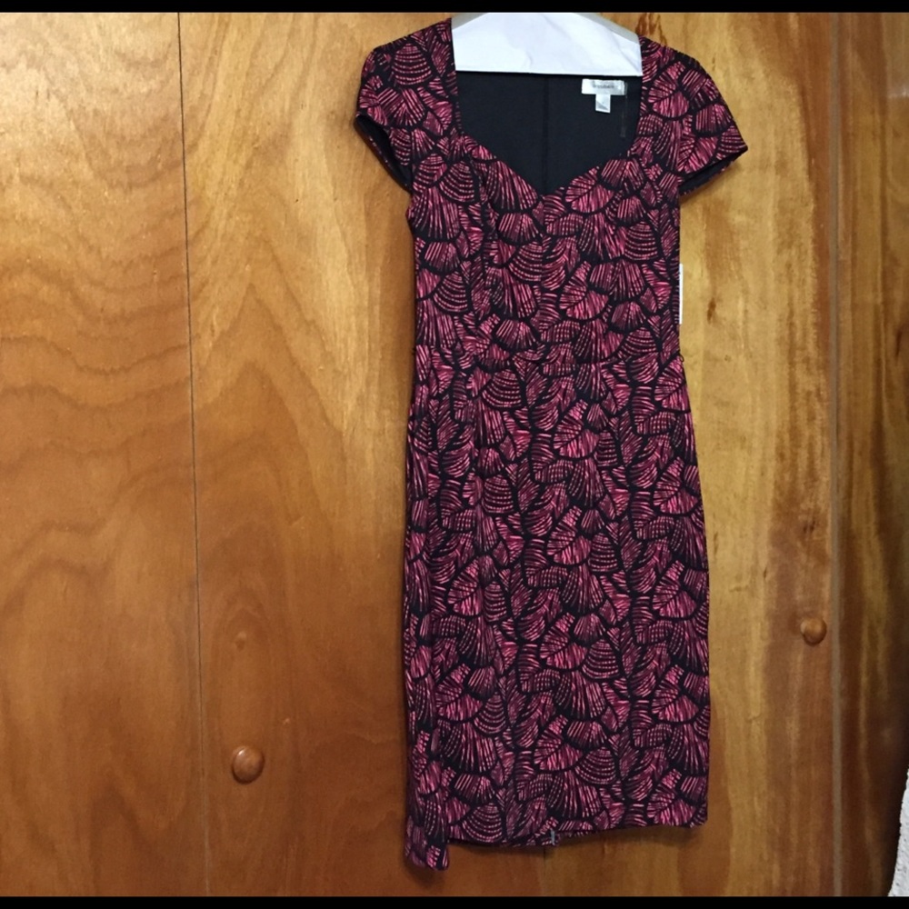 Rose/black day dress