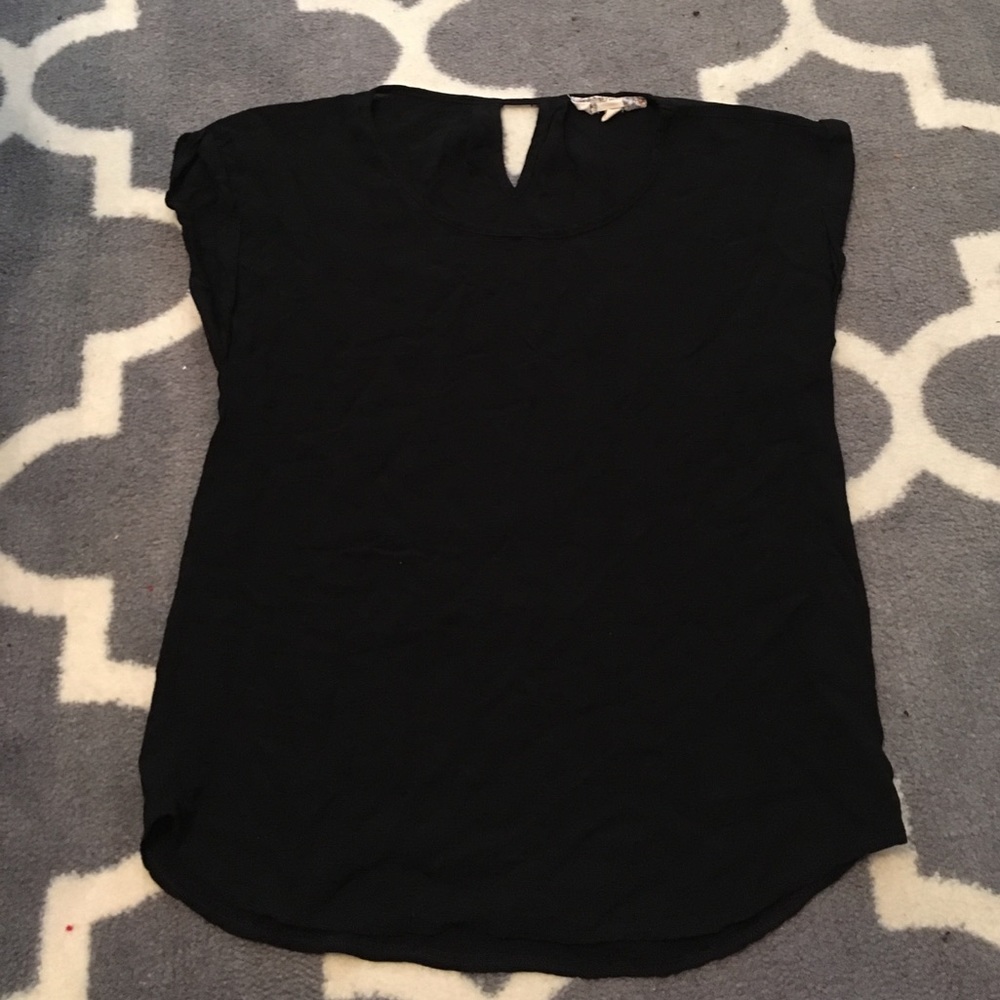 **3 for 10** Simple black textured shirt