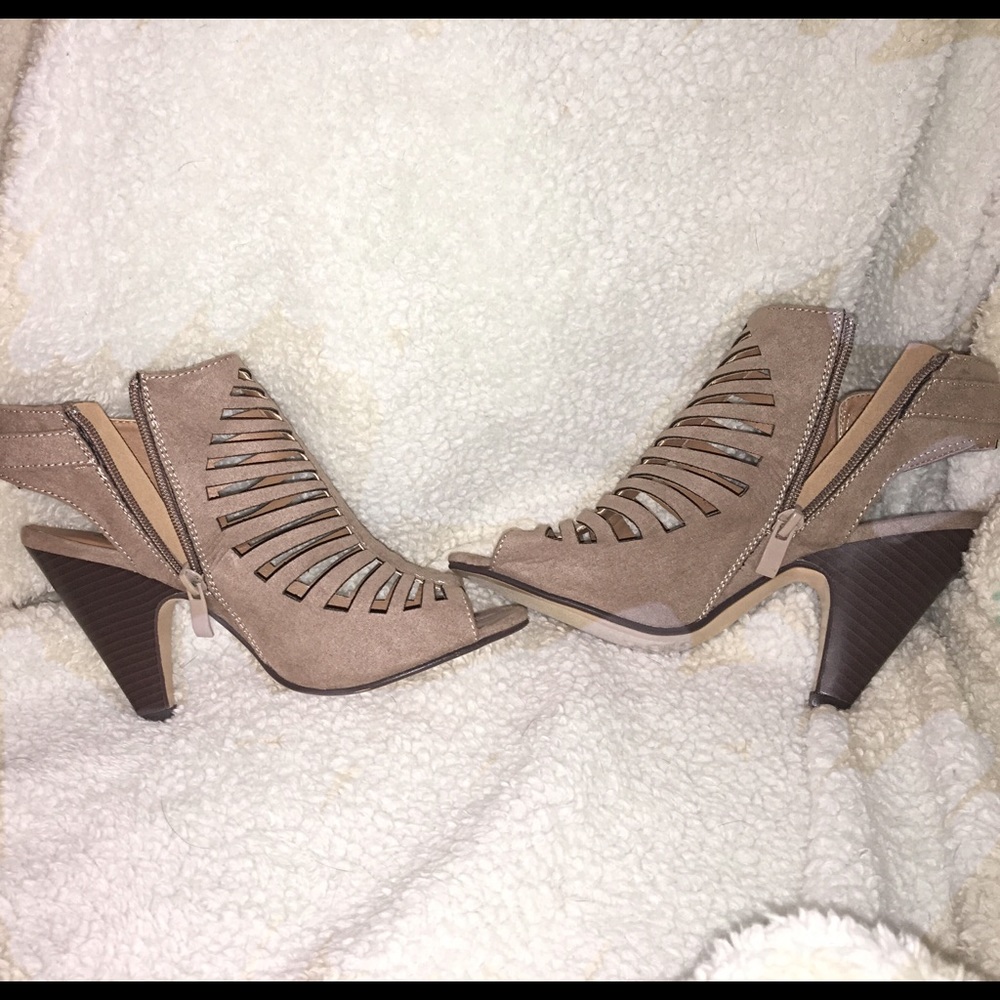 Nude heels