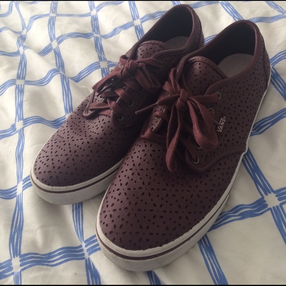 Maroon floral vans - Picture 1 of 3