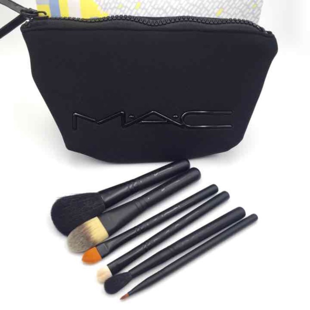 MAC Look in a Box Basic Brush Set