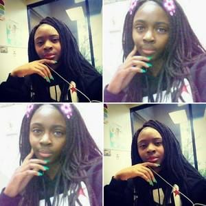 Meet your Posher, Mia