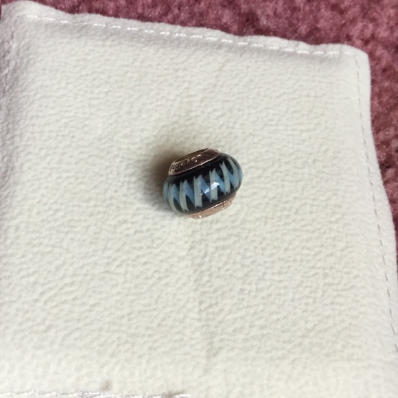 Fits Pandora -Black glass with blue & white design - Picture 1 of 1