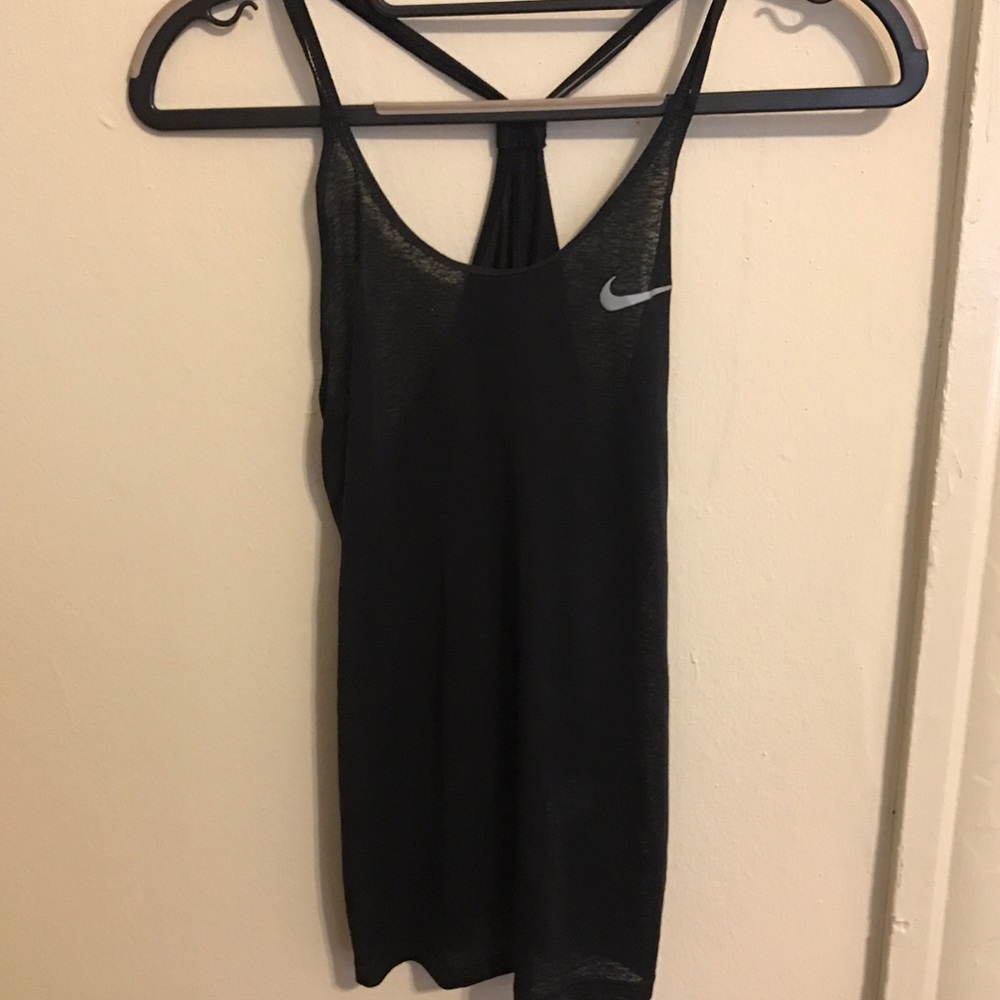 xs nike workout tank!