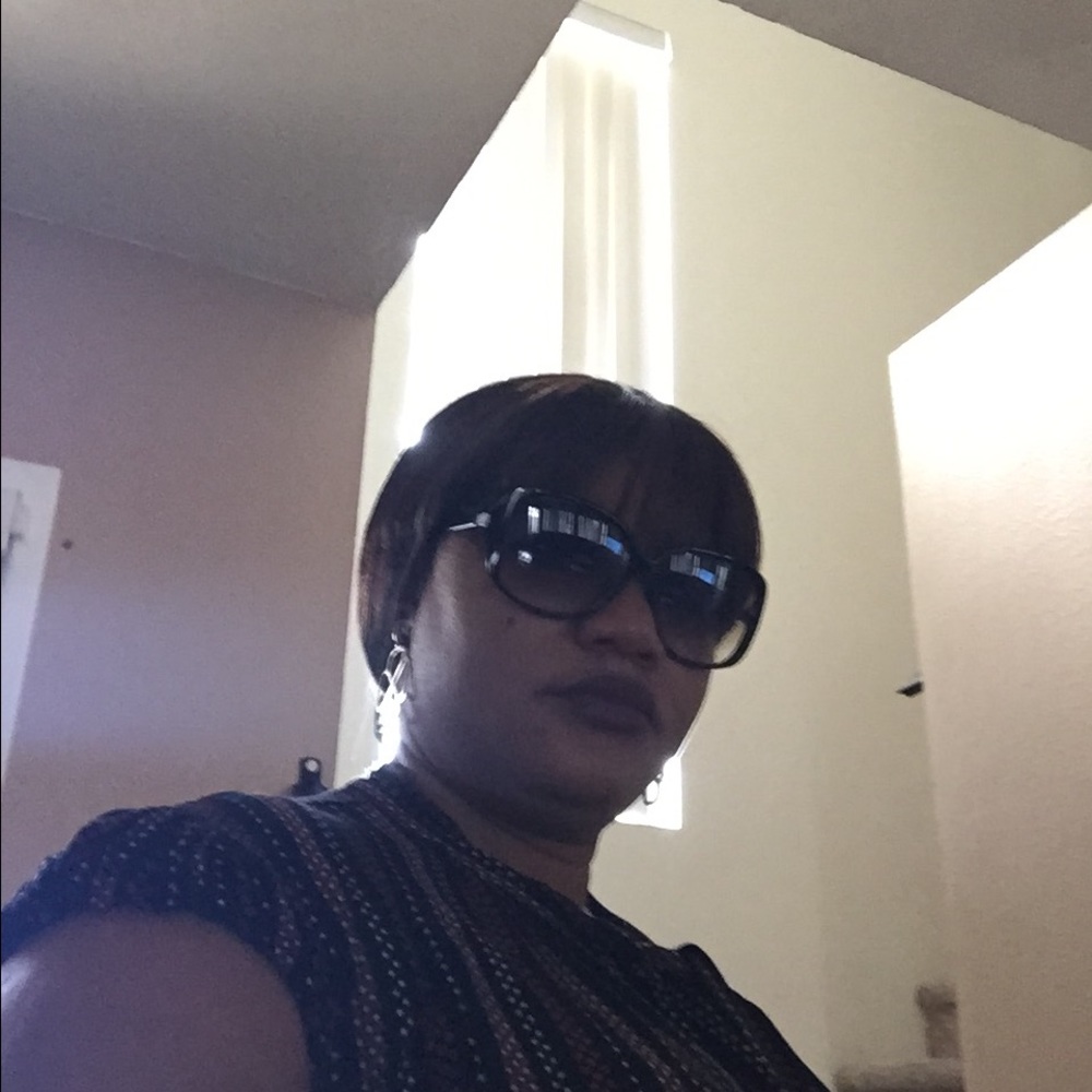 Meet your Posher, Titilyo