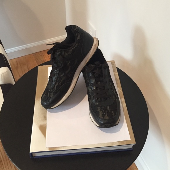 H&M Sneackers - Picture 3 of 3