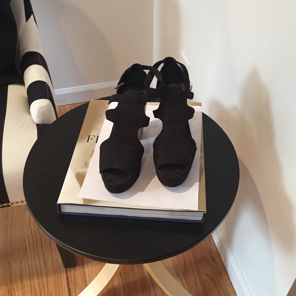 H&M Sandals - Picture 2 of 3