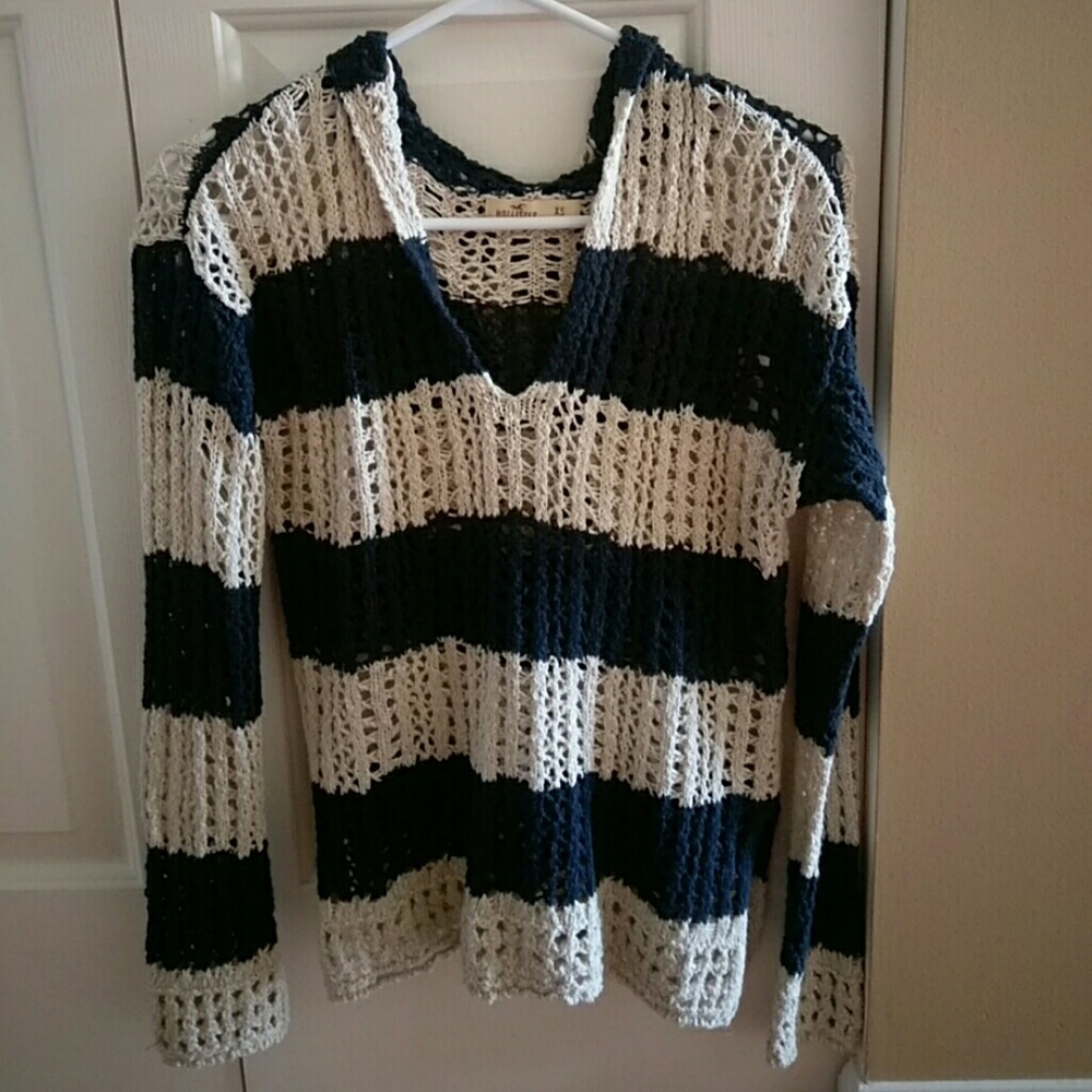 Hollister sweater