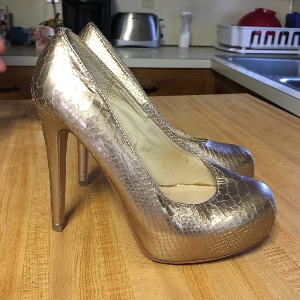 Gold Chinese laundry heels