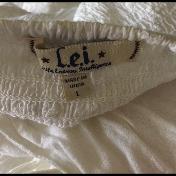 📍SOLD📍L.e.i. Eyelet Dress - Picture 7 of 8