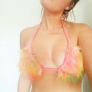 Fluffy triangle rave bra