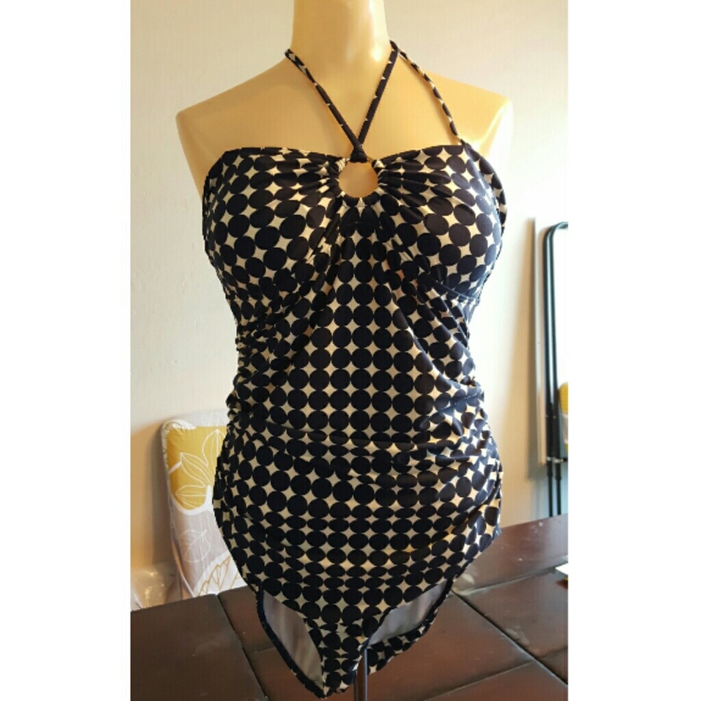 Incredibly flattering swim suit