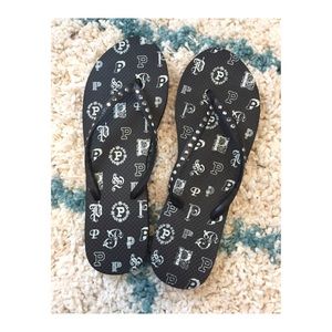 SALE NWOT PINK Studded Flip Flops