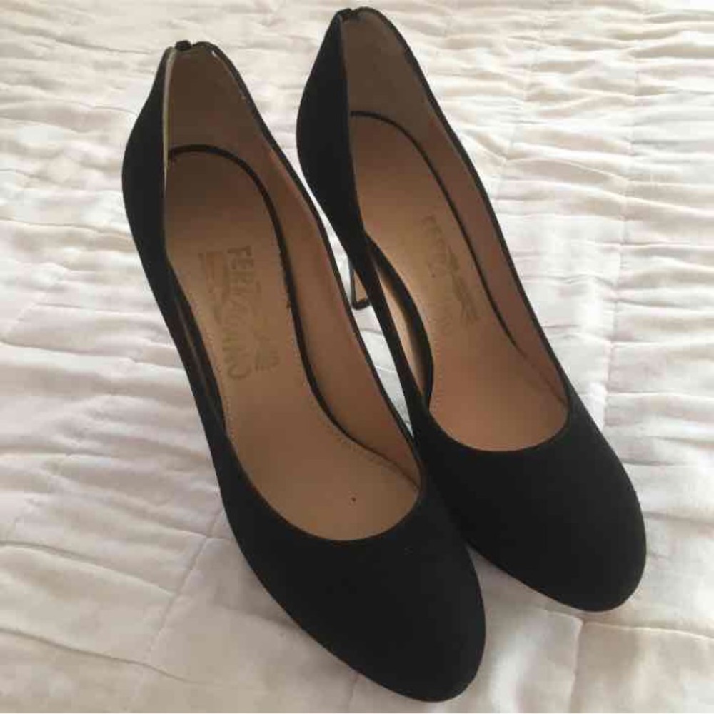 Salvatore Ferragamo Pumps.