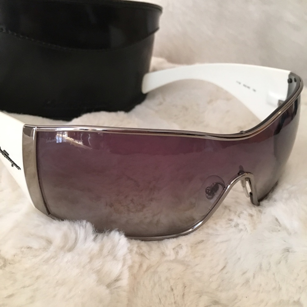 💋SALVATORE FERRAGAMO sunglasses with original box
