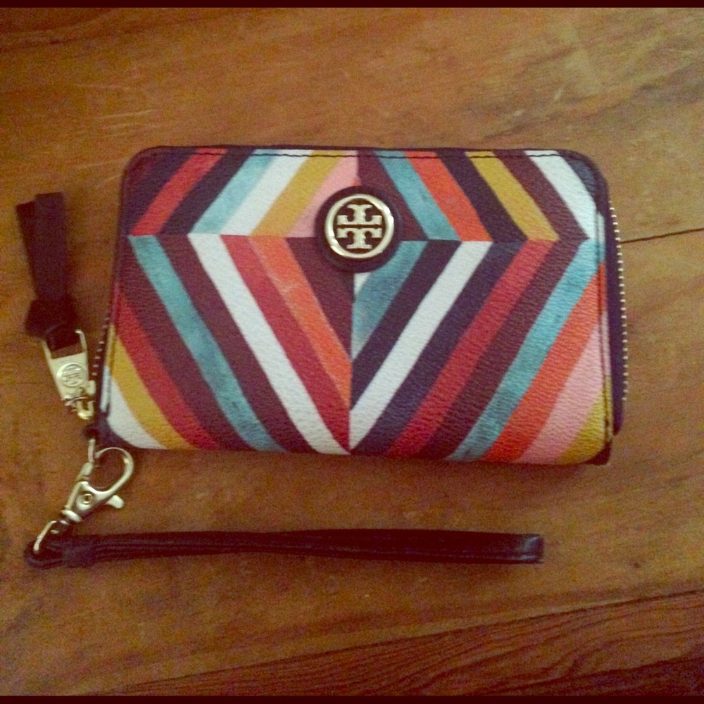 Tory burch phone wristlet