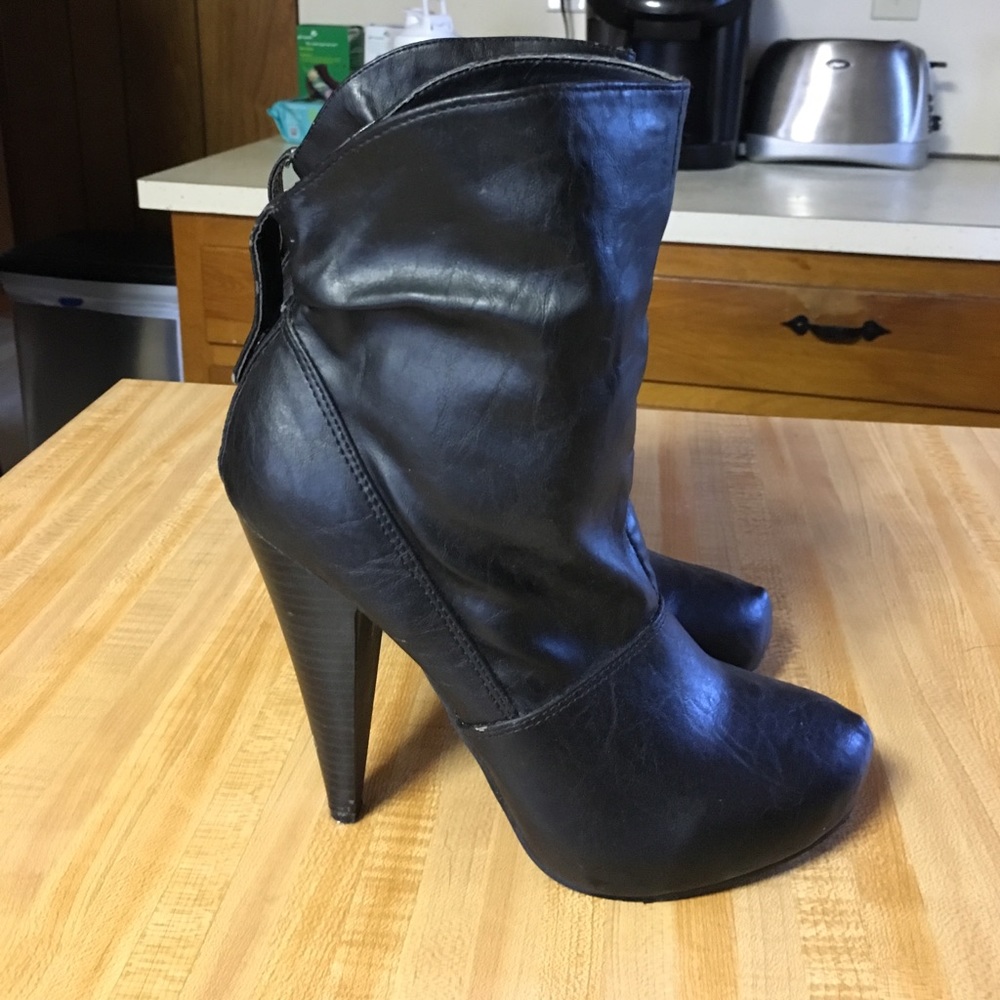 Forever 21 black boots