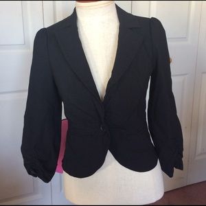 Medium black fitted blazer
