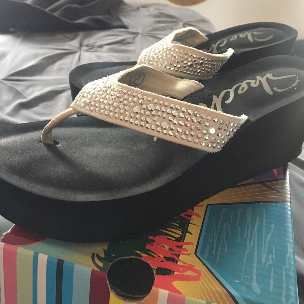 Skechers white Sandle size 7