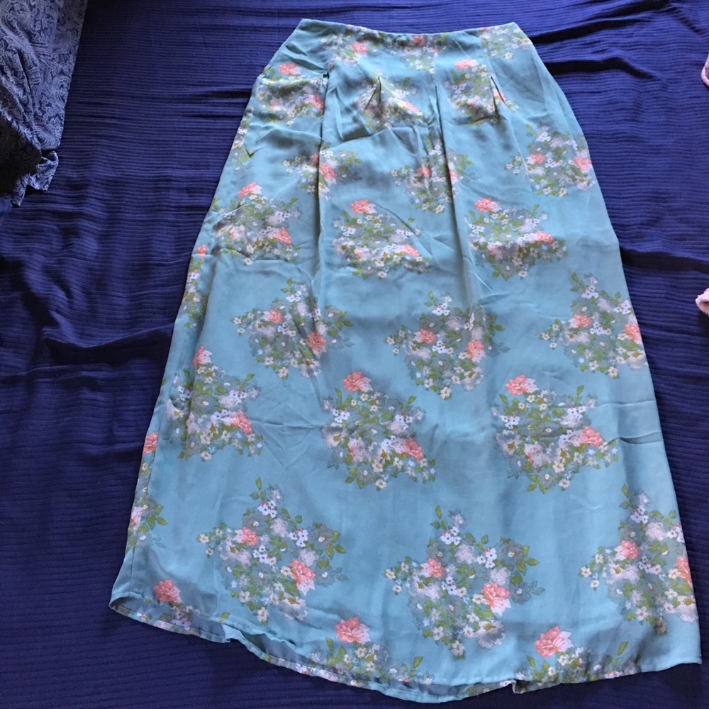 Floral maxi skirt!