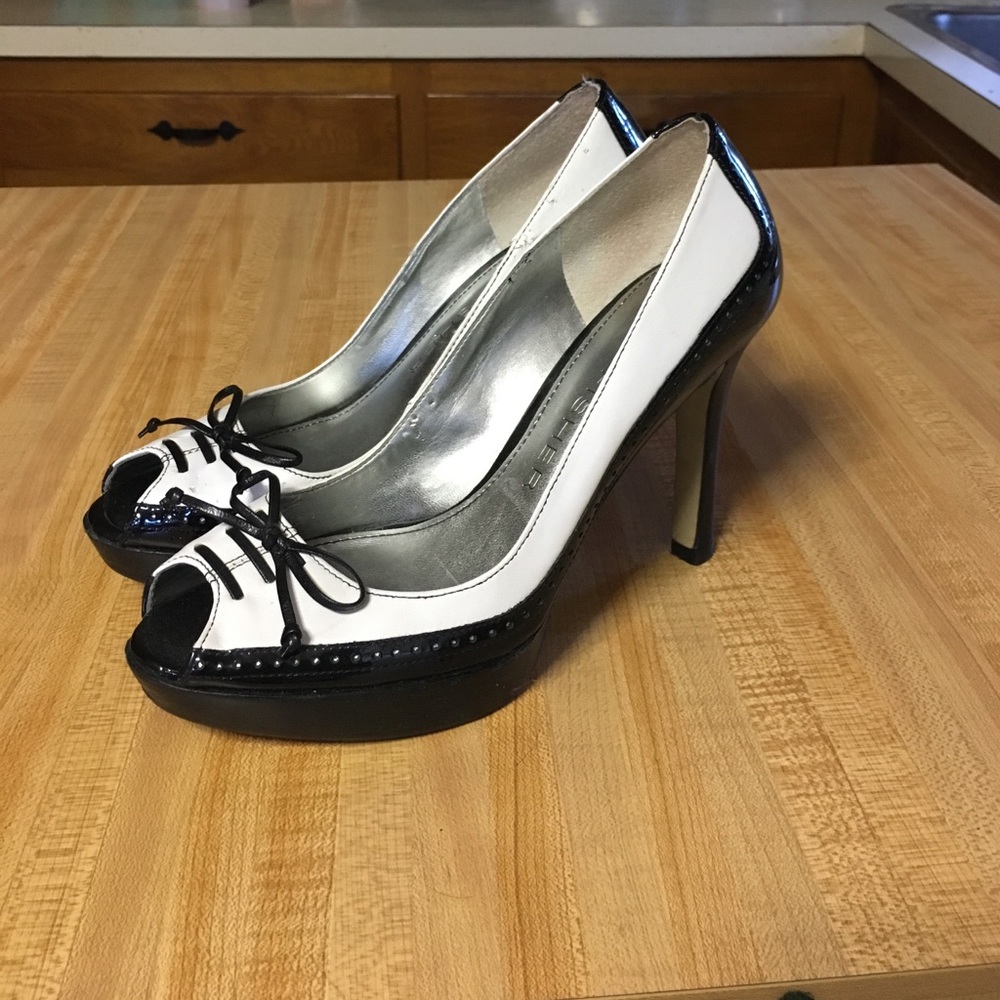 Marc fisher black and white heels