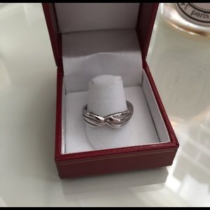 Lia Sophia bow ring