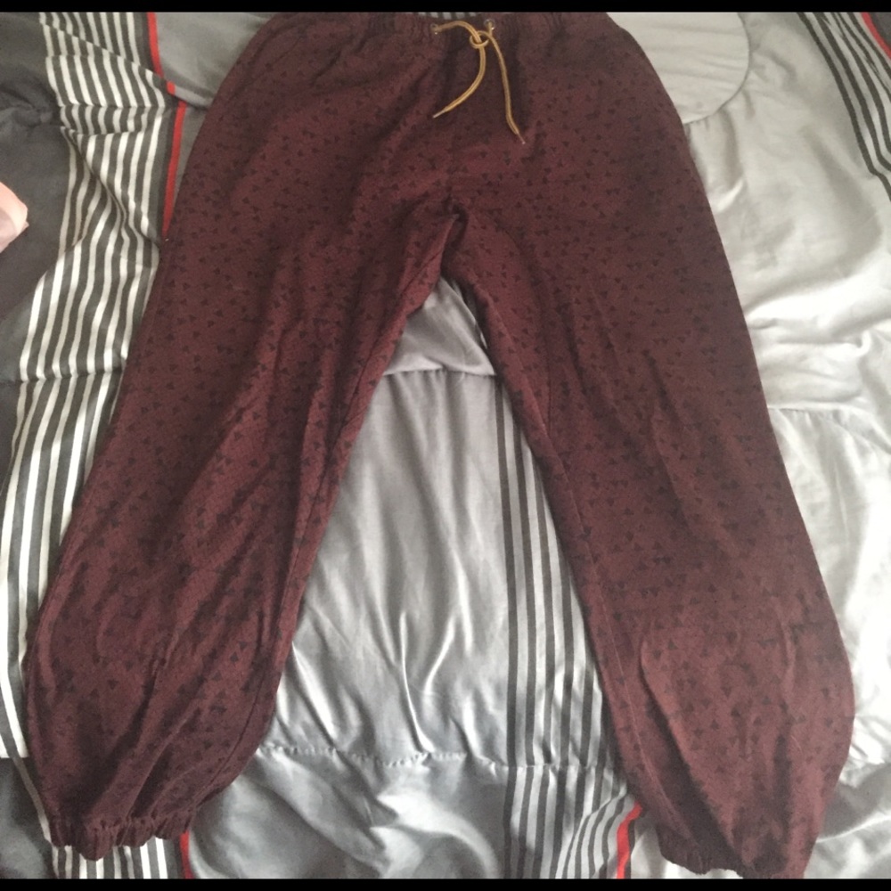 LIRA maroon joggers