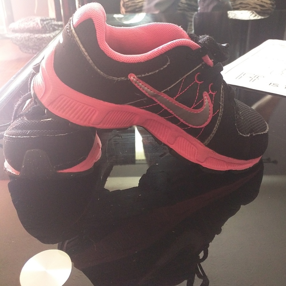 Nike girls sneakers