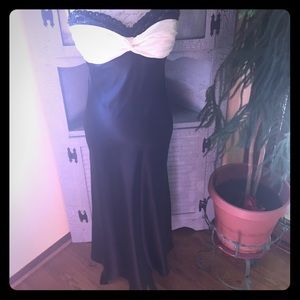 NWOT Niki by Niki Livas dress