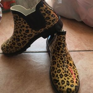 NWOT Rain Boots