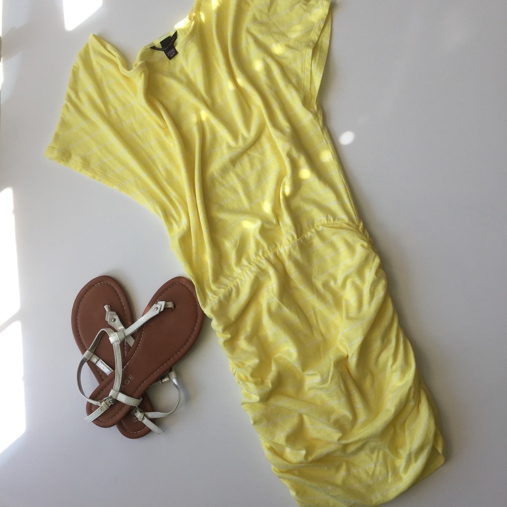 ❣️SALE❣️NWOT VS XS YELLOW/WHITE DRESS❤