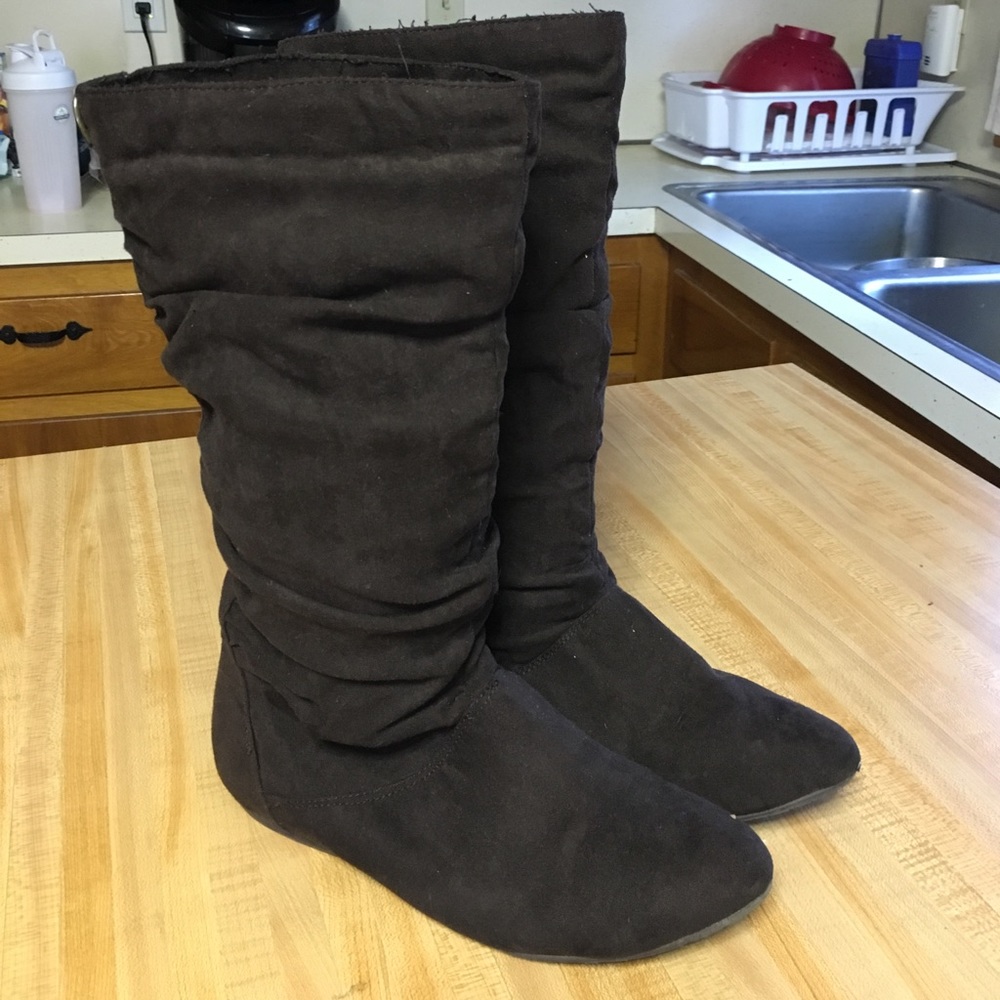 Aldo flat brown boots