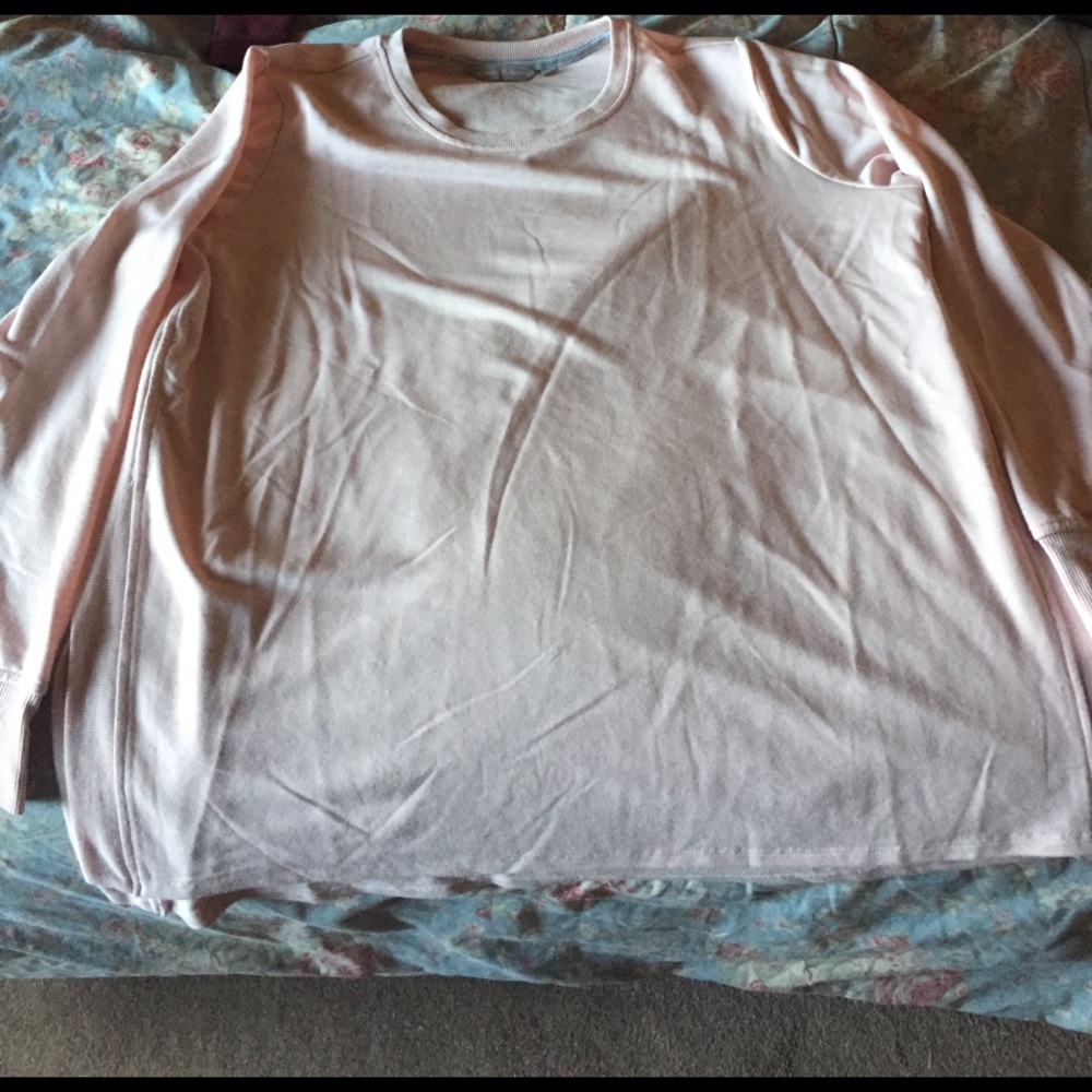 Super soft long sleeved yoga shirt.  Pink