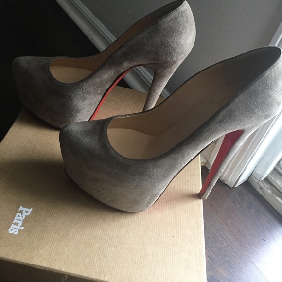 Christian louboutin sz 37 - Picture 1 of 4