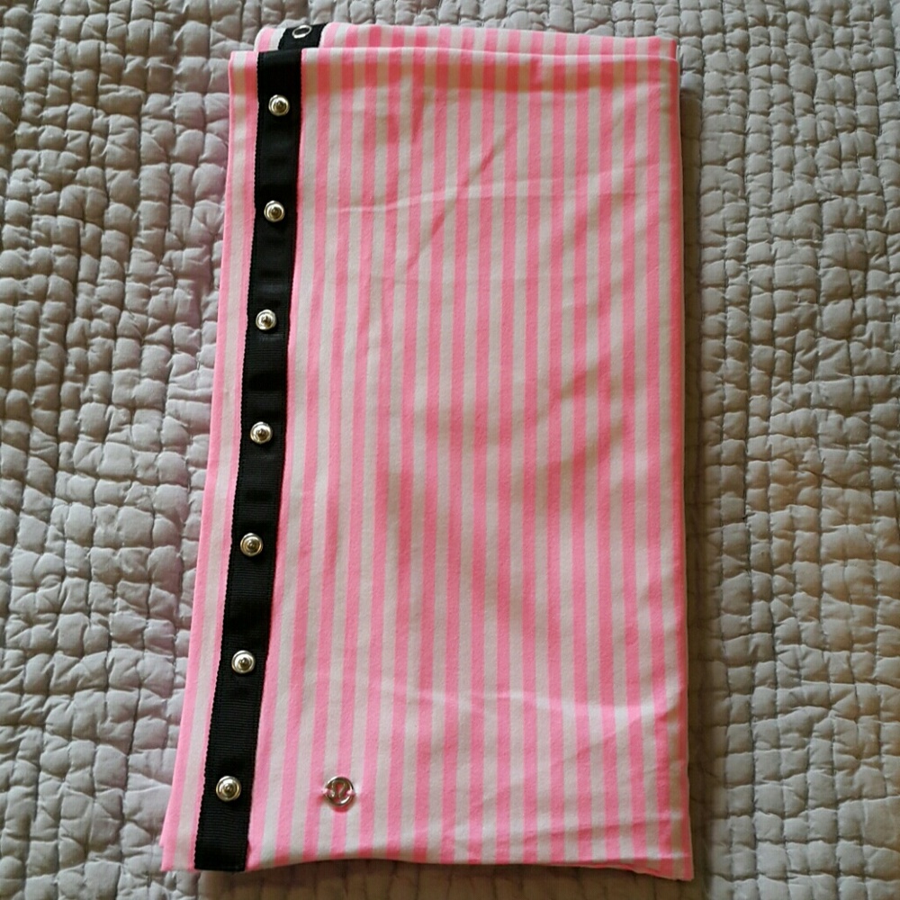 Luon white pink shell stripe vinyasa scarf lululem - Picture 3 of 4