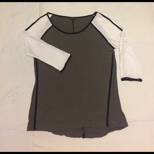 Express 3/4 sleeve tee