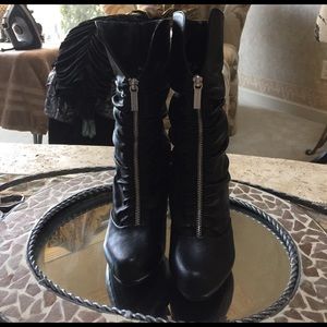 Kardashian kollection heels