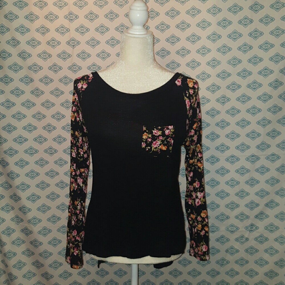 Floral longsleeve shirt with open back
