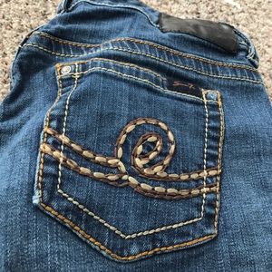 Seven7 jeans with stitched detail, 16 💙