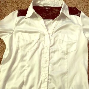 White button up quarter sleeve blouse with lace